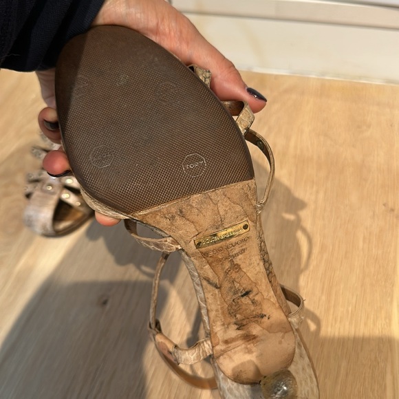 Dolce&Gabbana nude snakeskin cage front heels with stud detail. - Picture 3 of 8